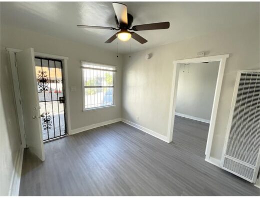 1 Bedroom Apartment 10961 S Figueroa St in Los Angeles, CA 90061