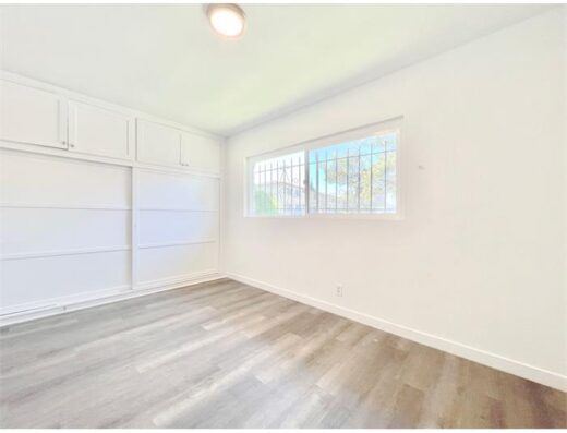 3 Bedroom Apartment 3900 Nicolet Ave in Los Angeles, CA 90008
