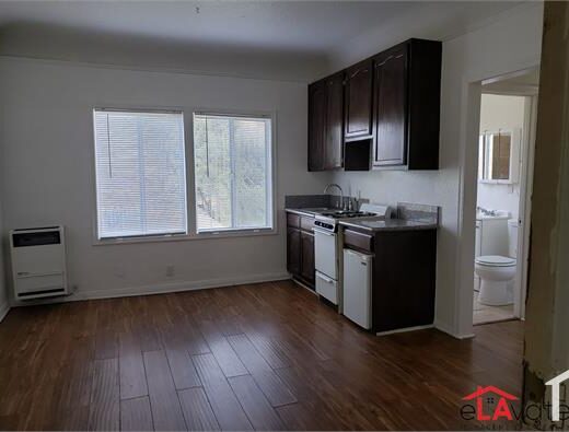 Studio Apartment 437 W 50Th St in Los Angeles, CA 90037