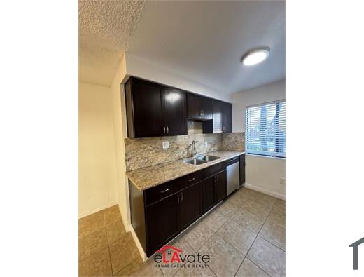 3 Bedroom Apartment 9050 Tobias Ave in Panorama City, CA 91402