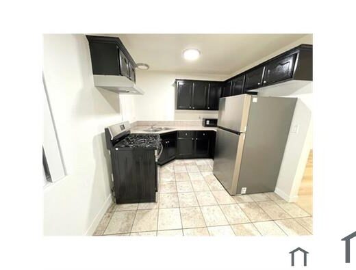 2 Bedroom Apartment 620 W 84Th St in Los Angeles, CA 90044