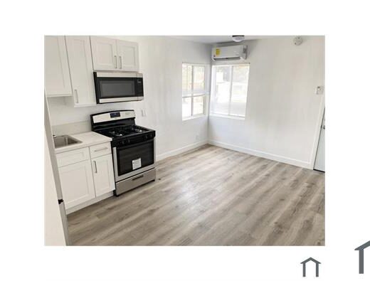 2 Bedroom Apartment 1805 W 80Th St in Los Angeles, CA 90047