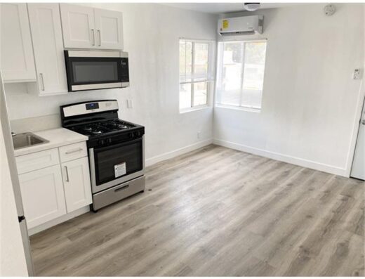 2 Bedroom Apartment 1805 W 80Th St in Los Angeles, CA 90047