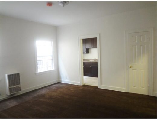 Studio Apartment 806 W 40Th Pl in Los Angeles, CA 90037