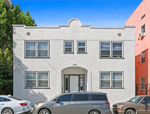Studio Apartment 1344 W 4Th St in Los Angeles, CA 90017