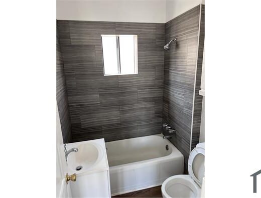 1 Bedroom Apartment 224 1/2 W F St in Wilmington, CA 90744