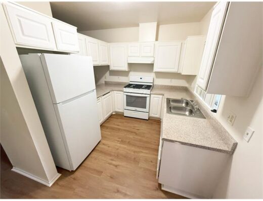 2 Bedroom Apartment 2250 E 111Th St in Los Angeles, CA 90059