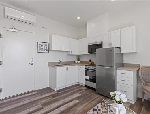 Studio Apartment 1010 E 25Th St in Los Angeles, CA 90011