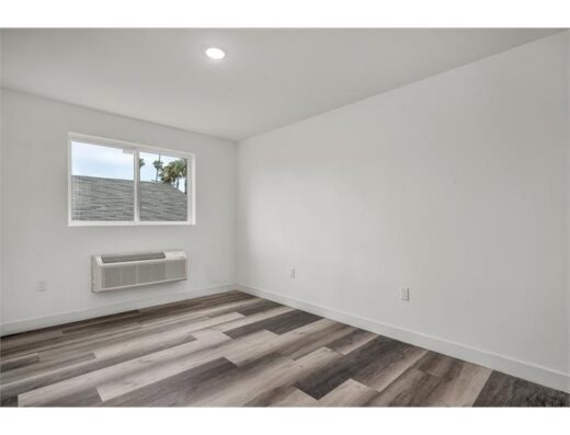 1 Bedroom Apartment 2837 San Marino St in Los Angeles, CA 90006