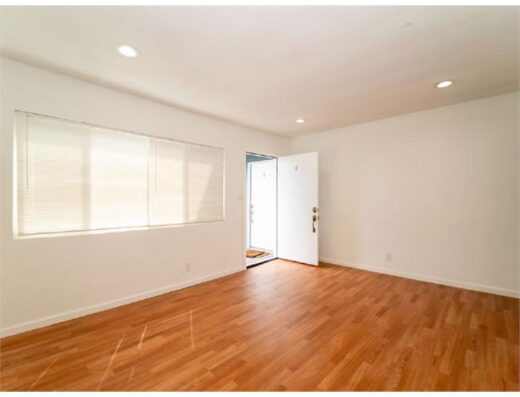 1 Bedroom Apartment 195 W 41St Pl in Los Angeles, CA 90037