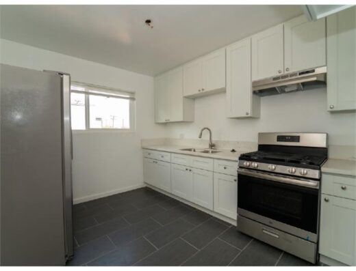 2 Bedroom Apartment 6714 11Th Ave in Los Angeles, CA 90043