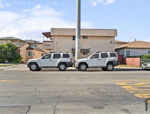 2 Bedroom Apartment 4932 Lennox Blvd in Inglewood, CA 90304