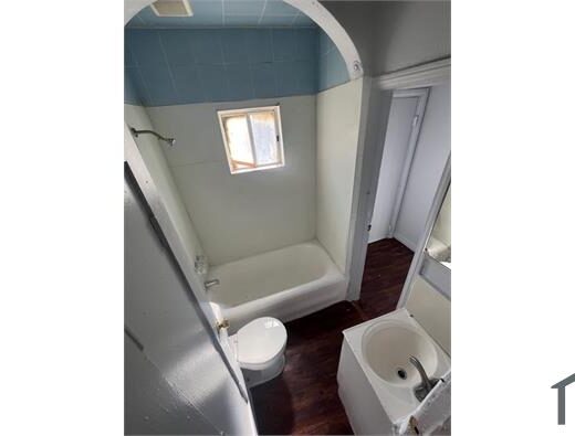 1 Bedroom Apartment 1213 3/4 E 71St St in Los Angeles, CA 90001