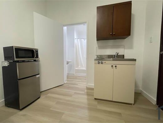 Studio Apartment 710 S Broadway in Los Angeles, CA 90014